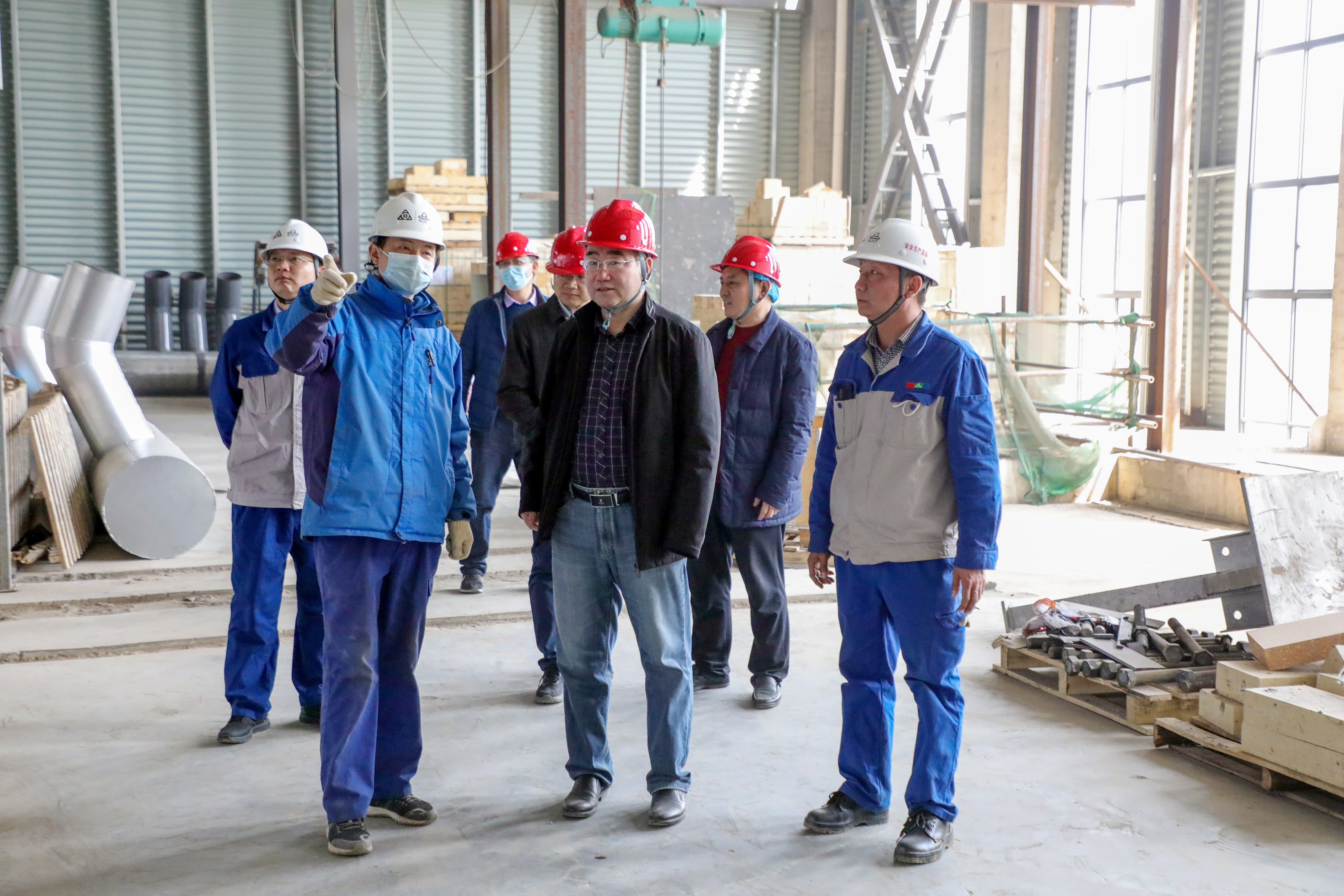 重要進(jìn)展！許昌安彩熔窯大碹順利合攏