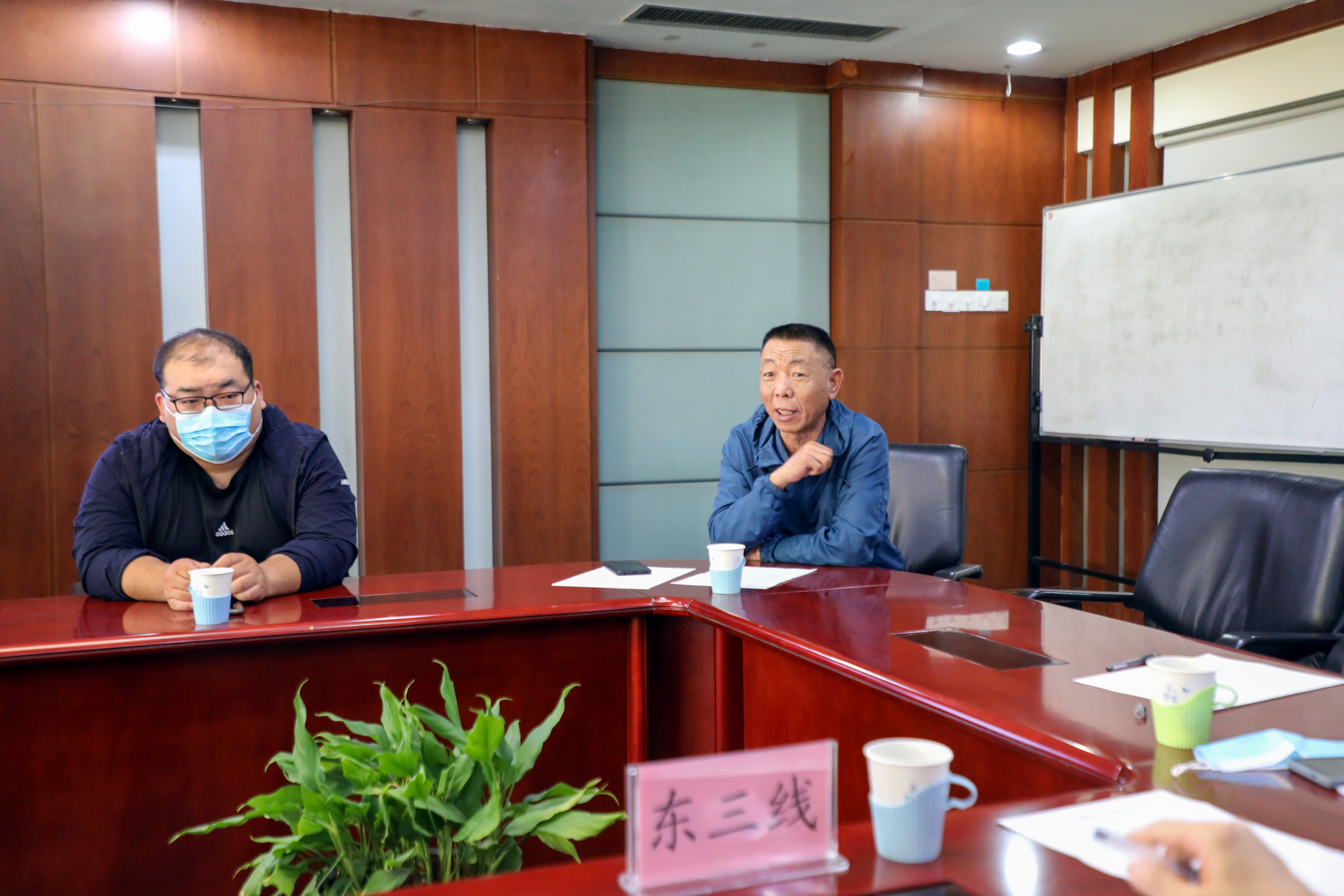 安彩幸福班車,永遠在路上!