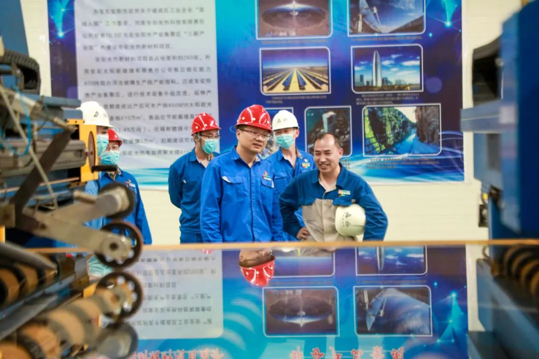 翠籠蒲艾香，慰問(wèn)送安康——安彩高科總經(jīng)理端午節(jié)慰問(wèn)一線職工