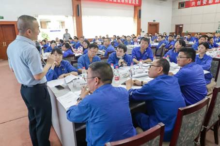 挑戰降本至高點,實現增效新里程——安彩高科開展降本增效專題培訓活動